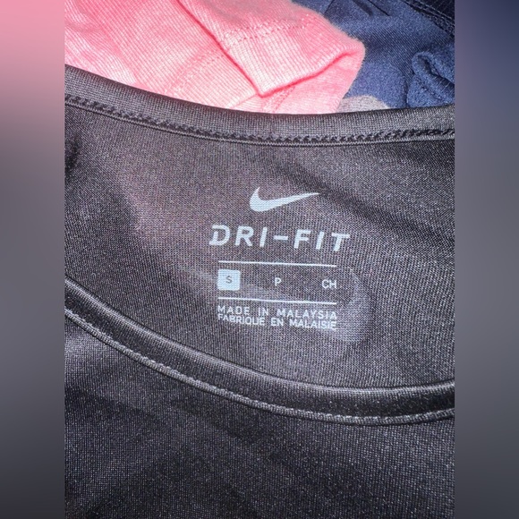 Nike Graphic Tee Tank Size Small - Picture 4 of 6